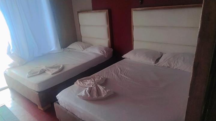 Cabanas Palos Locos Pendales Buitenkant foto